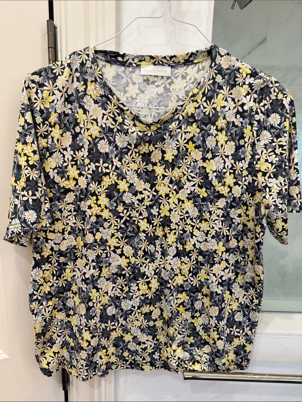 Stine Goya Floral Short-Sleeve Tee with Yellow & White Daisies